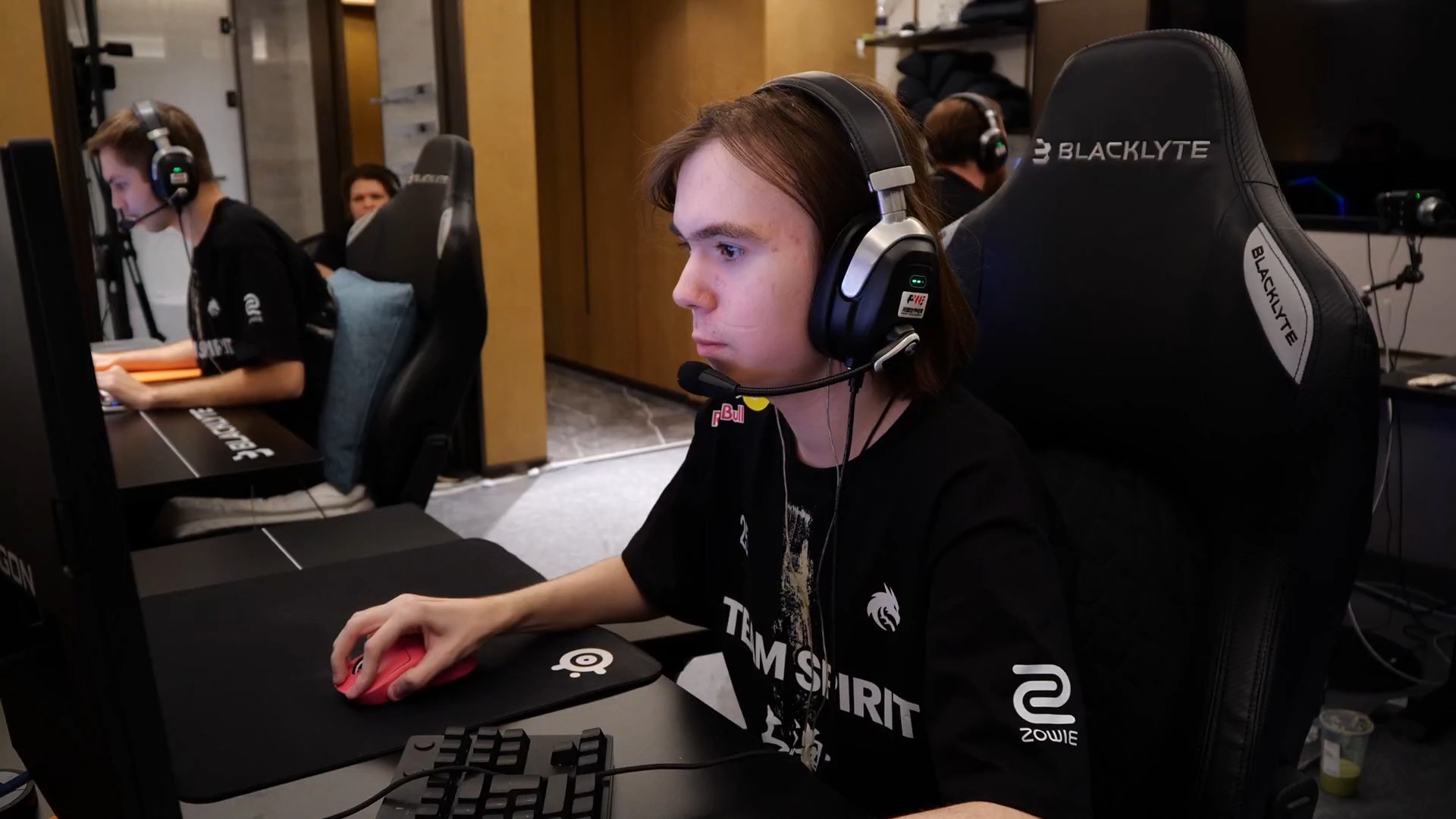 为更多年轻 为更多年轻