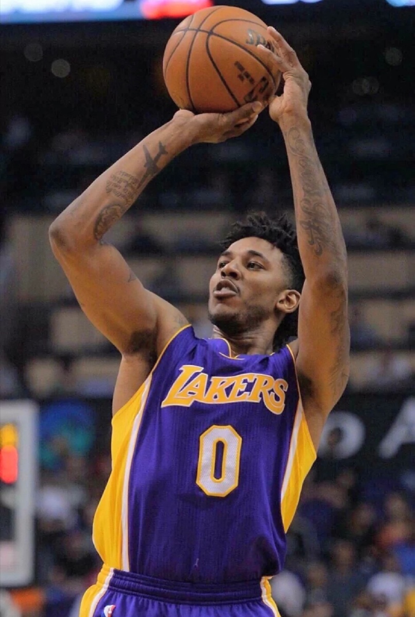 在同一张桌